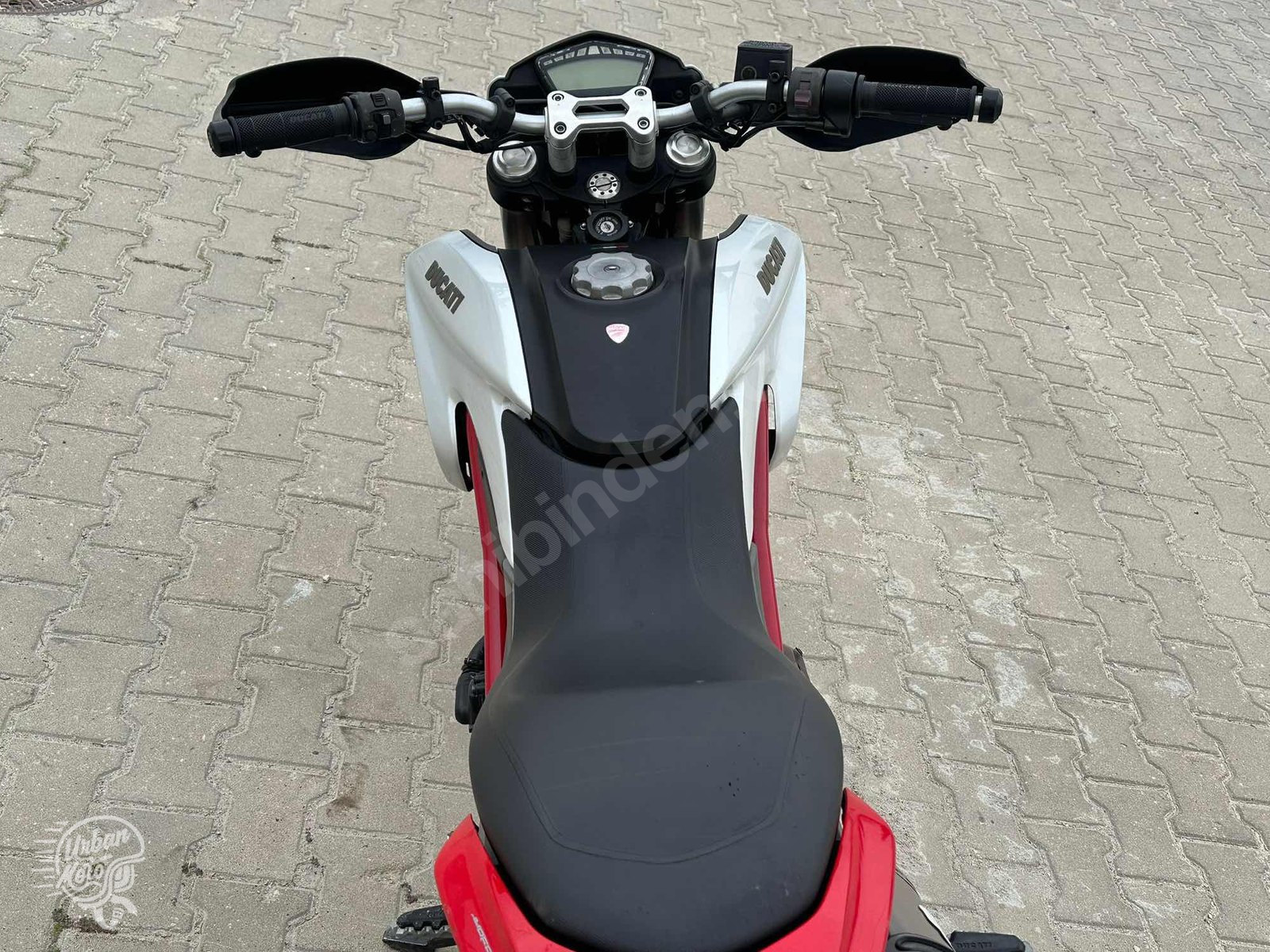 Ducati Hypermotard 821 foto 14